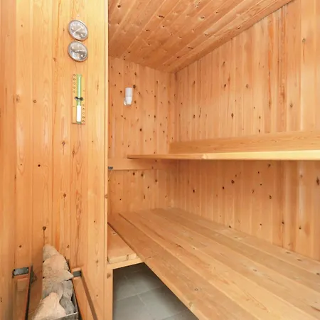Fantastisk Hus I Idestrup Med Sauna *