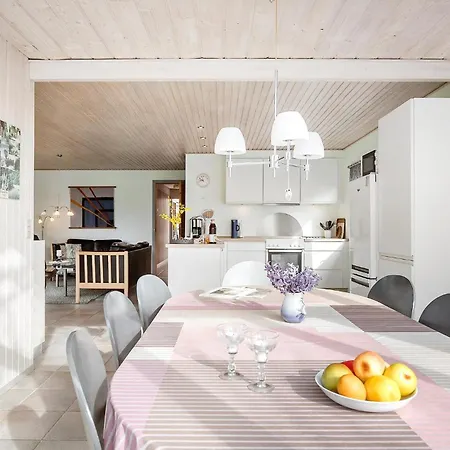 4 Bedroom Amazing In Idestrup Holiday home Boto By