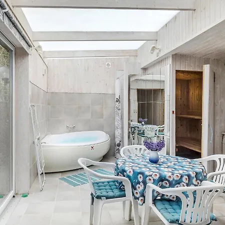 Holiday home 4 Bedroom Amazing In Idestrup *