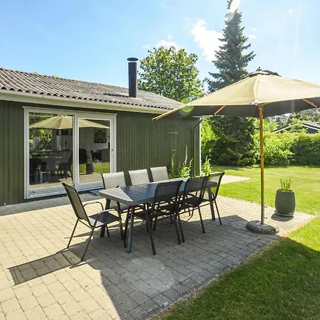 4 Bedroom Amazing In Idestrup