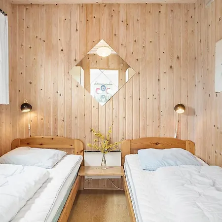 Feriehus Fantastisk Hus I Idestrup Med Sauna