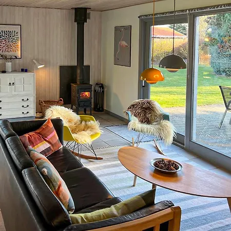 Fantastisk Hus I Idestrup Med Sauna Feriehus